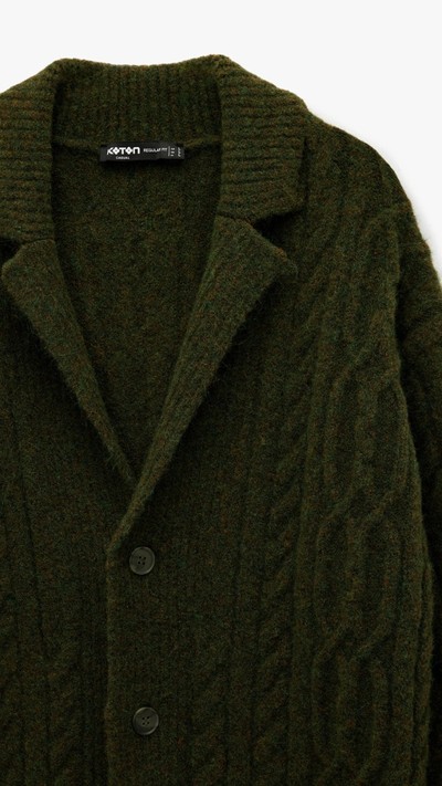 V Yaka Dokulu Düğmeli Triko Hırka