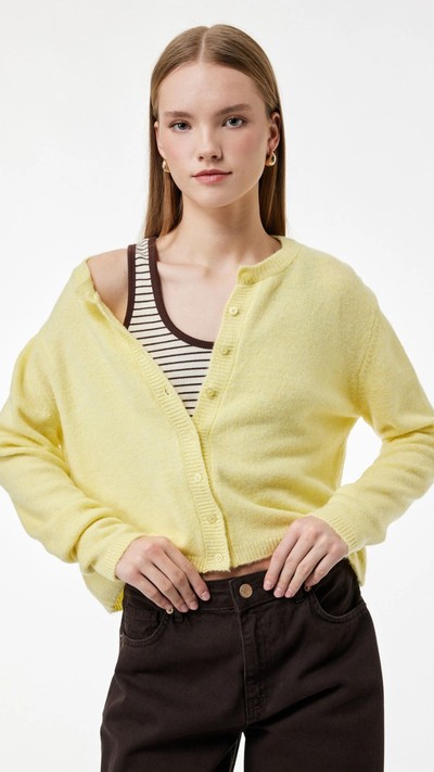 Bisiklet Yaka Düğme Detaylı Basic Triko Hırka