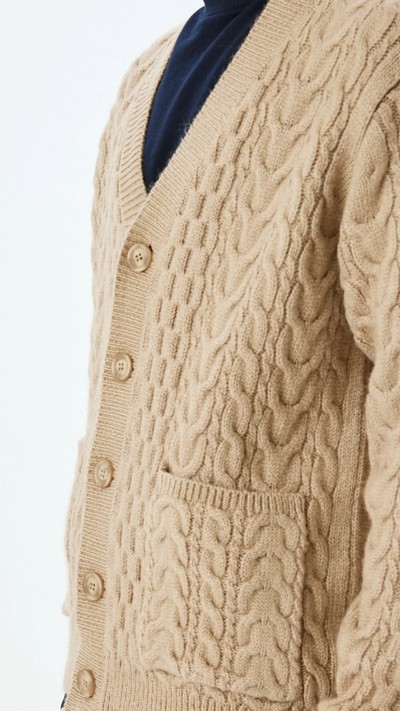       V Yaka Cepli Dokulu Düğmeli Triko Hırka