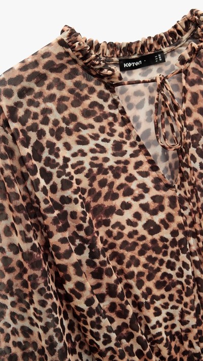 Gipeli Bağlamalı Yaka Leopar Desenli Tül Bluz